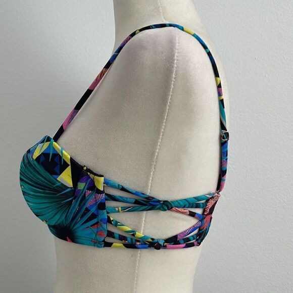 L.A. Hearts bikini top.  Vintage 80s style.  Adjustable straps.  Size XS. - Picture 2 of 7